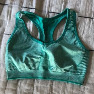 Danskin sports bra size s/ch (4-6)